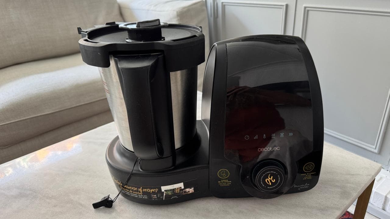 Robot de cocina Cecotec Mambo 10090 con accesorios