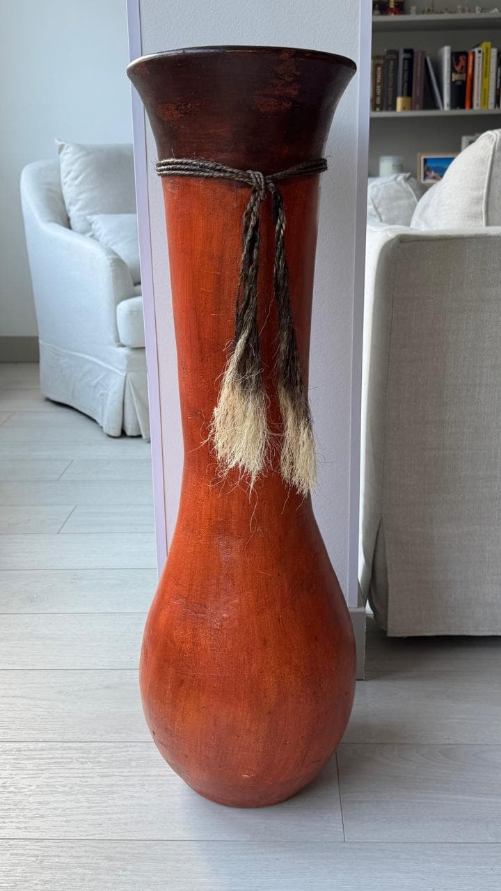 Jarrón mexicano de barro grande con cuerda trenzada
